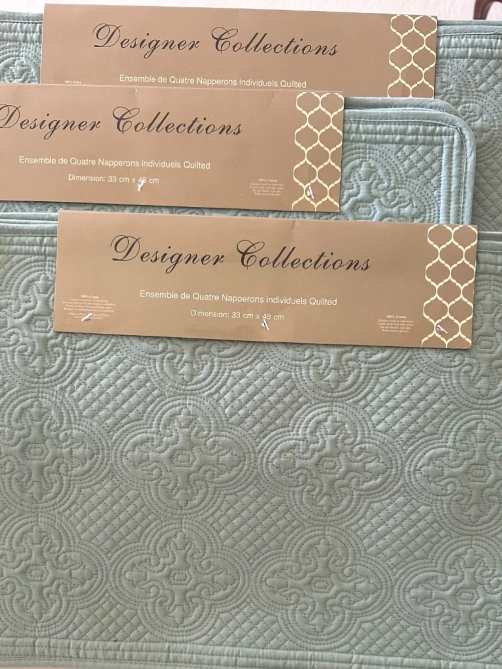 BRAND NEW DESIGNER COLLECTION PALE TURQUOISE PLACEMATS-3 SETS OF 4